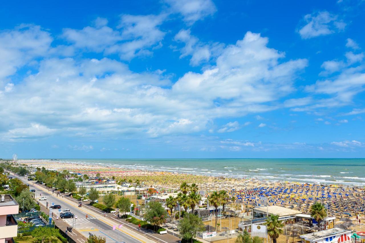 Hotel Audi Frontemare Rimini Eksteriør billede