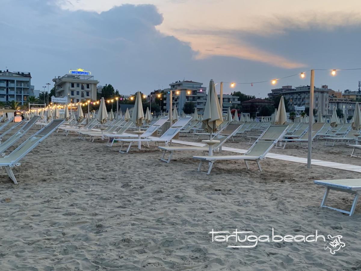 Hotel Audi Frontemare Rimini Eksteriør billede