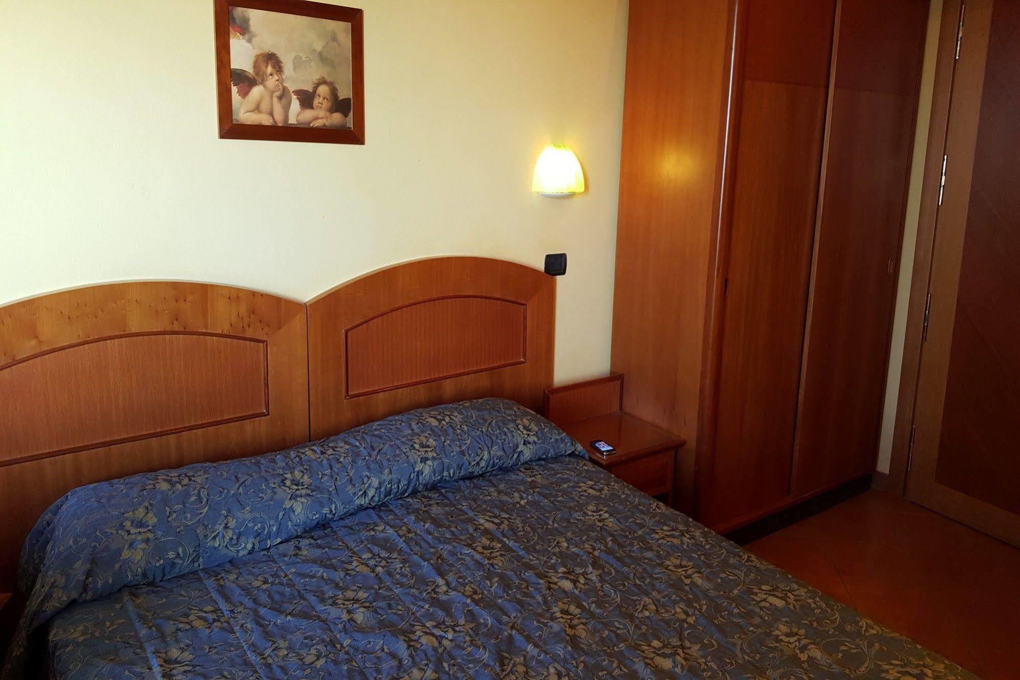 Hotel Audi Frontemare Rimini Eksteriør billede
